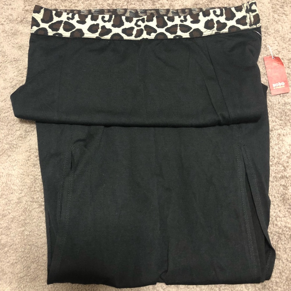 NWT Black/leopard maxi skit double slit size M